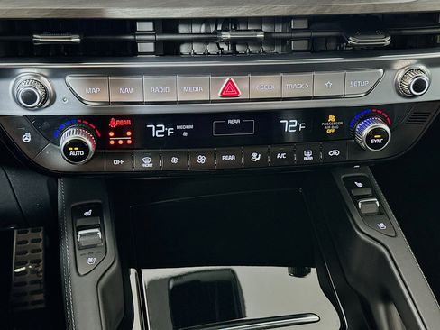 Used 2024 Kia Telluride SX Prestige X-Line AWD/4WD image 16