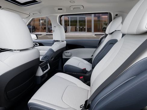 New 2026 Kia Carnival SX Prestige FWD image 18