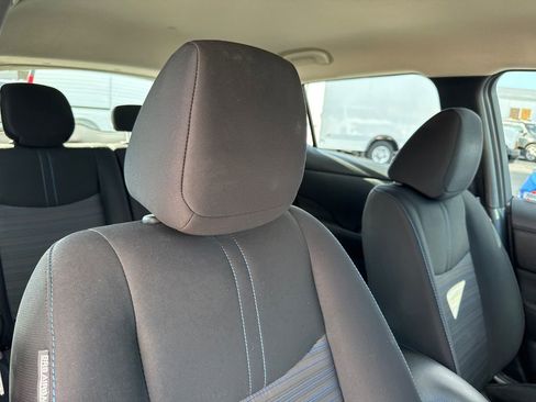 Used 2022 Nissan Leaf S image 16