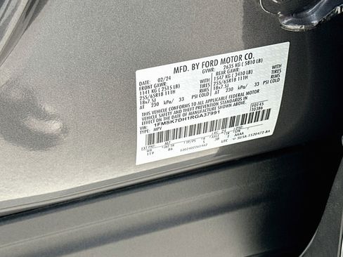 Used 2024 Ford Explorer XLT RWD image 33