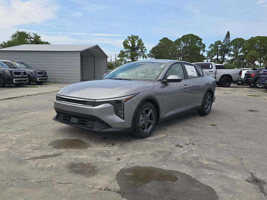New 2026 Kia K4 FWD image 4