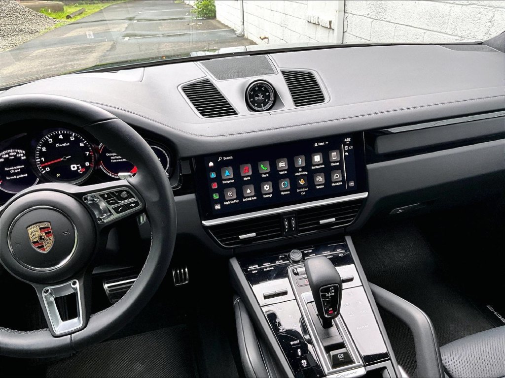 Used 2023 Porsche Cayenne Turbo AWD/4WD image 10