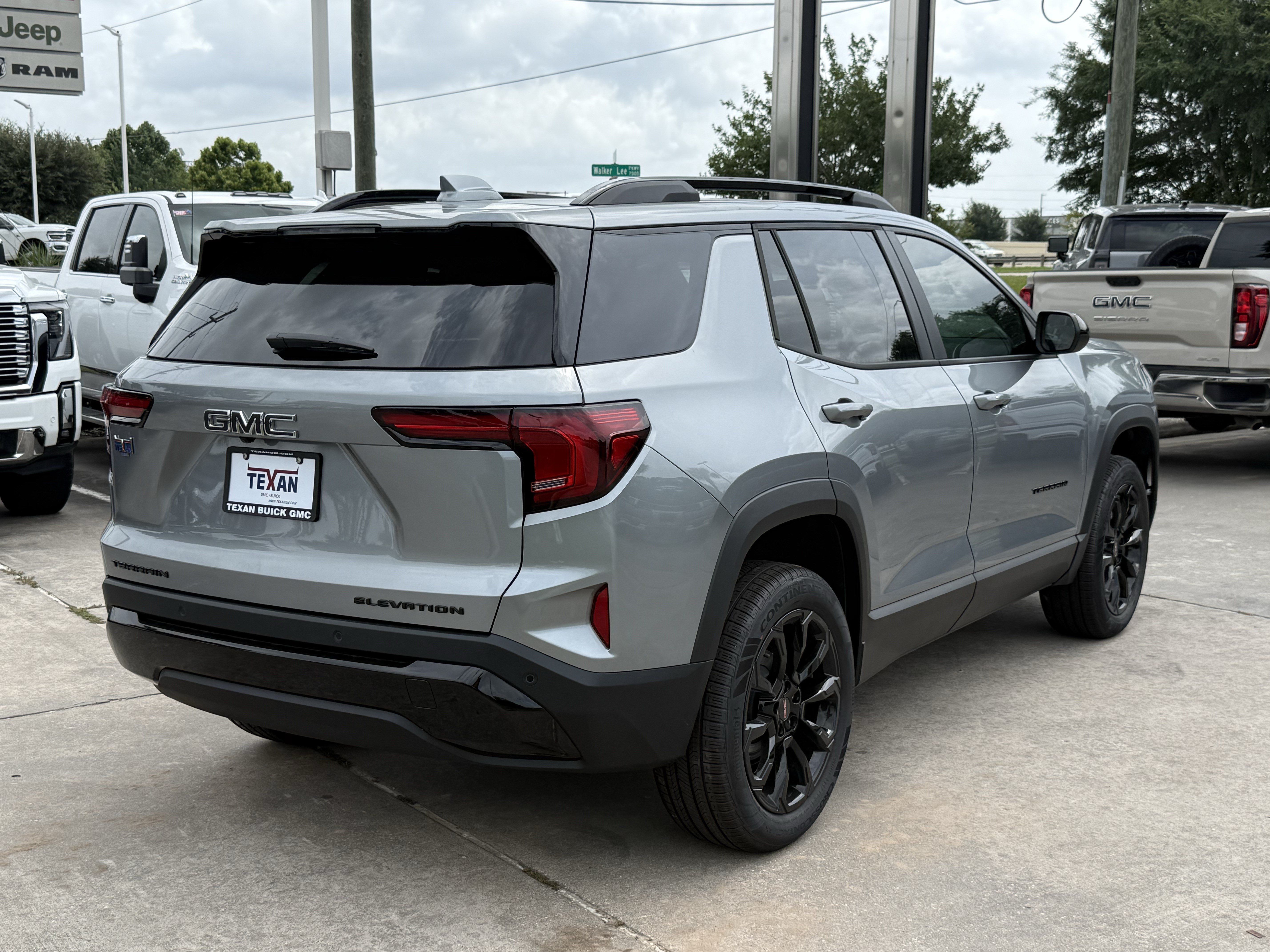 New 2026 GMC Terrain Elevation w/ Black Edition FWD image 5