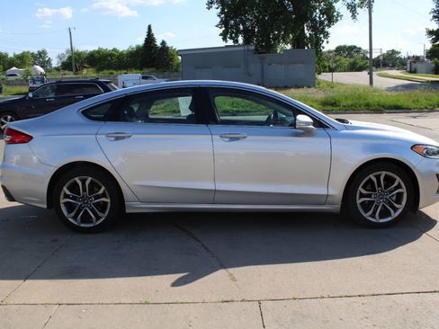 Used 2019 Ford Fusion SEL FWD image 3