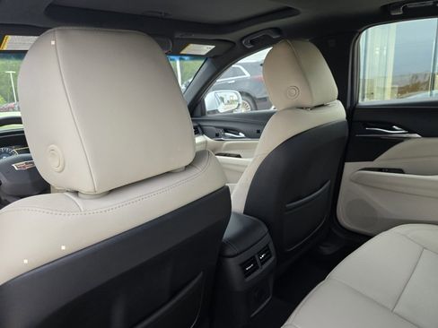 New 2025 Cadillac CT4 Premium Luxury image 17