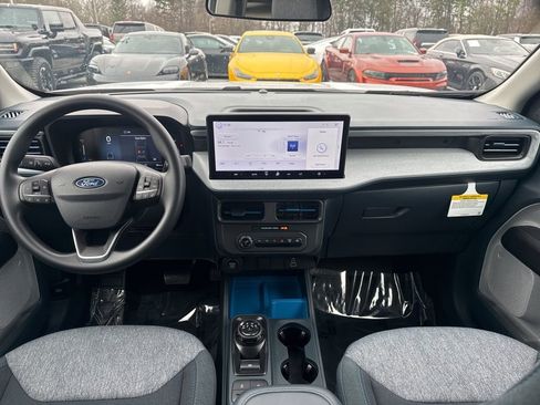 Used 2025 Ford Maverick XLT w/ Equipment Group 302A image 11