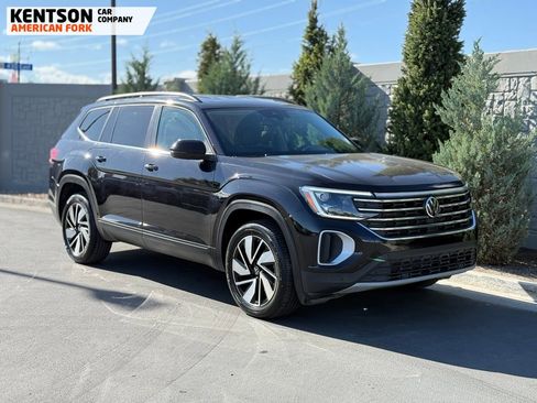 Used 2025 Volkswagen Atlas SE AWD/4WD image 13