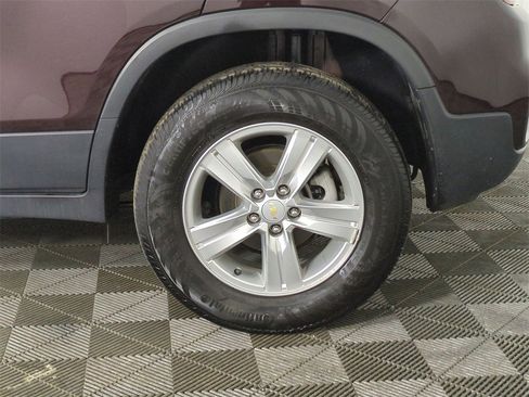 Used 2022 Chevrolet Trax LT w/ LT Convenience Package image 30