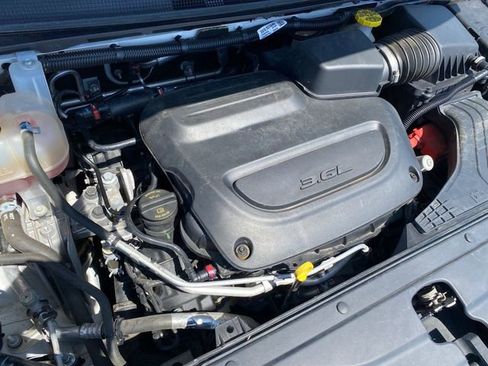 Used 2023 Chrysler Voyager LX FWD image 21