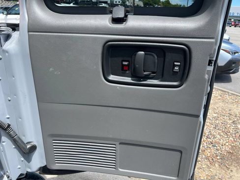 Used 2025 Chevrolet Express 2500 LT w/ LT Preferred Equipment Group RWD image 20