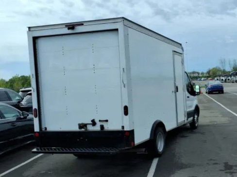 Used 2023 Ford Transit 350 DRW RWD image 3