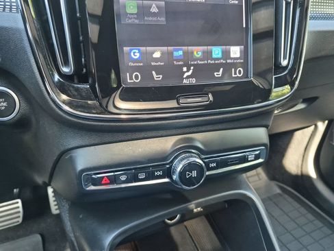Used 2020 Volvo XC40 T5 R-Design w/ Protection Package Premier AWD/4WD image 29