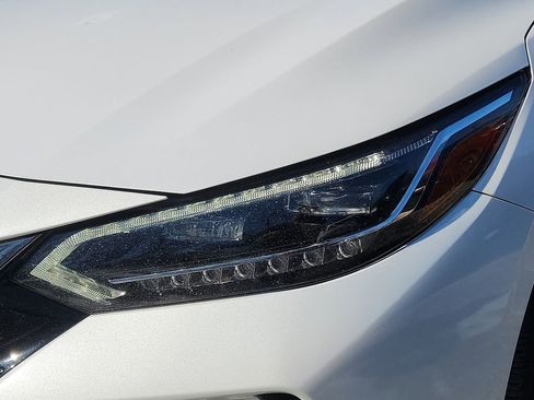 Certified 2023 Nissan Sentra SR w/ SR Premium Package image 10