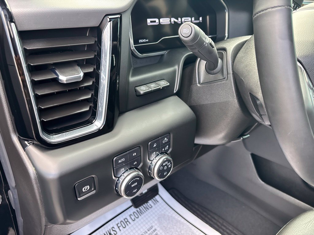 Used 2024 GMC Sierra 2500 Denali w/ Denali Reserve Package AWD/4WD image 17