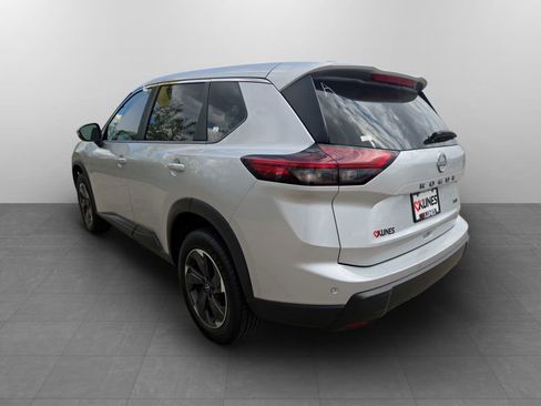 Used 2024 Nissan Rogue SV FWD image 9
