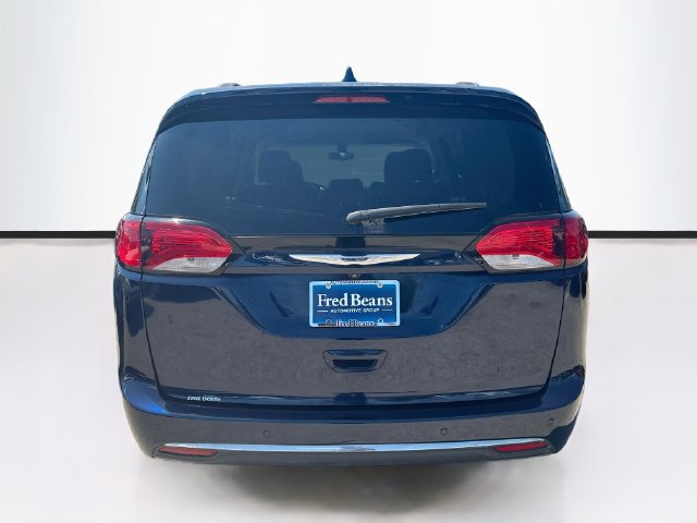 Used 2019 Chrysler Pacifica Touring-L FWD image 7