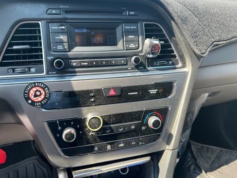 Used 2015 Hyundai Sonata SE FWD image 2