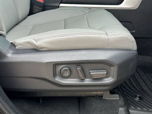 Used 2024 Toyota Tundra Limited AWD/4WD image 26