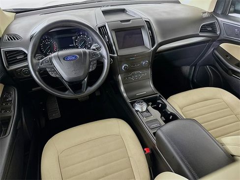 Used 2020 Ford Edge SE image 25