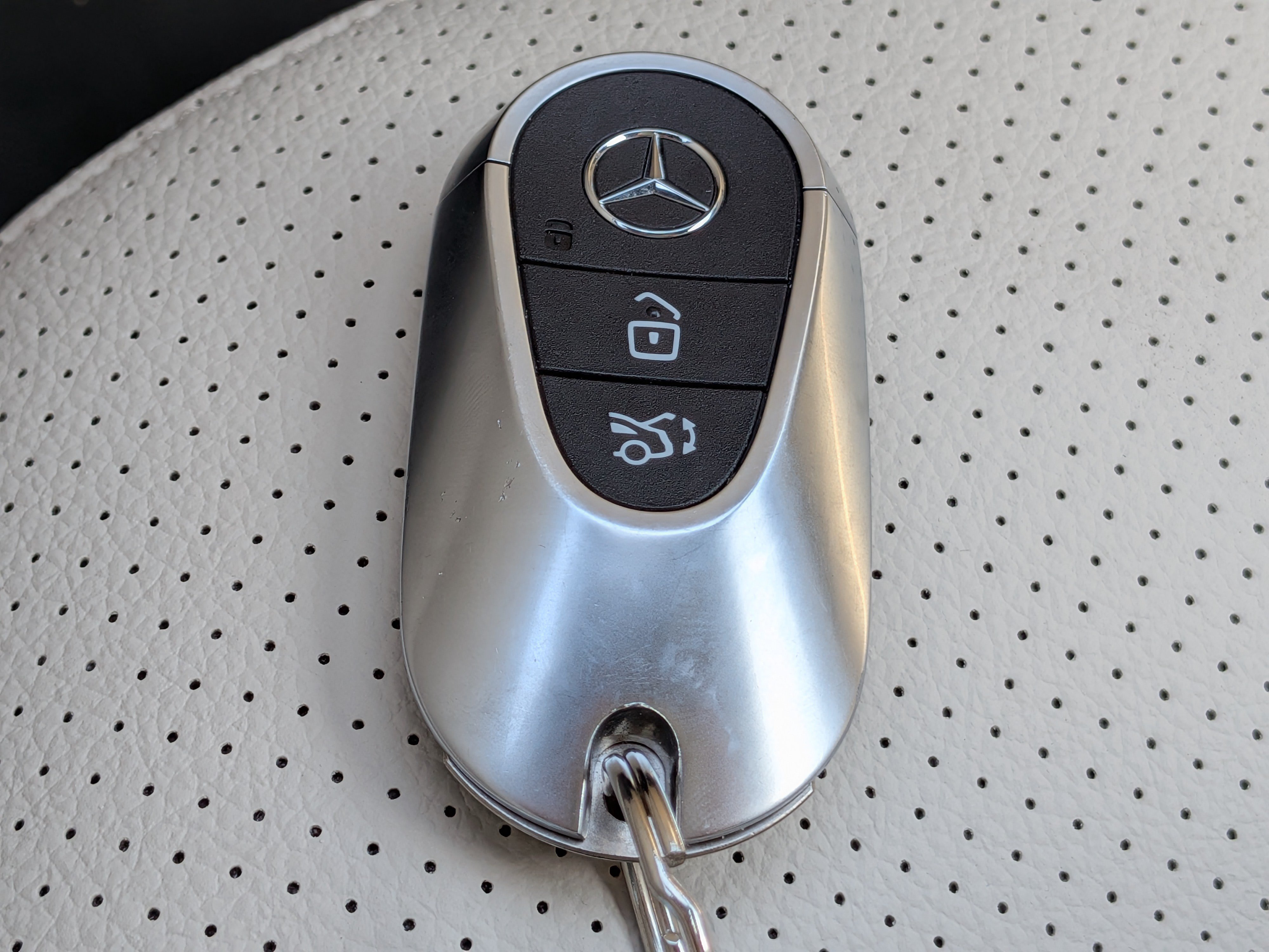 Used 2025 Mercedes-Benz GLC 350e 4MATIC image 35