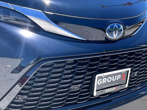 Used 2024 Toyota Sienna XSE w/ XSE Plus Package AWD/4WD image 30