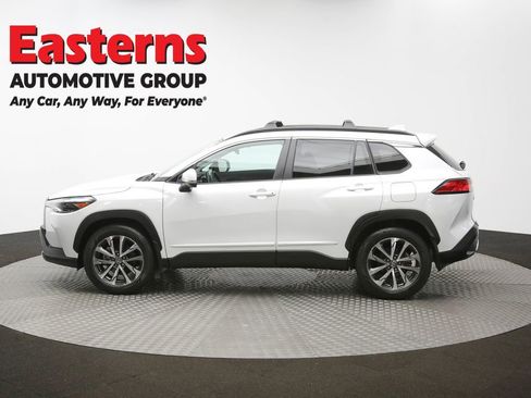 Used 2022 Toyota Corolla Cross XLE w/ Convenience Package image 57