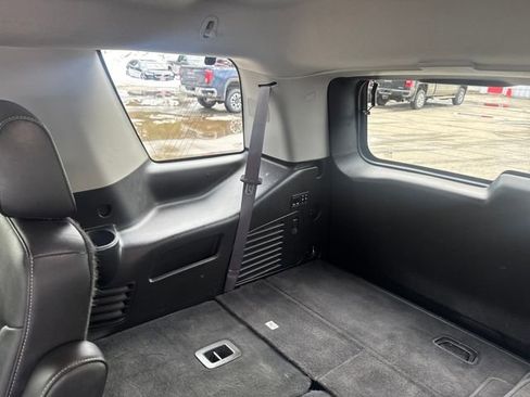 Used 2017 GMC Yukon SLT w/ Premium Edition AWD/4WD image 29