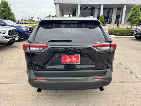 Used 2025 Toyota RAV4 XLE image 6