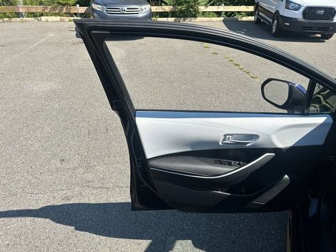 Used 2025 Toyota Corolla SE w/ SE Premium Package FWD image 25