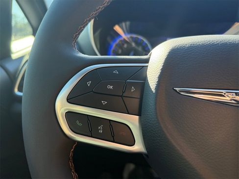 New 2026 Chrysler Pacifica Pinnacle image 22