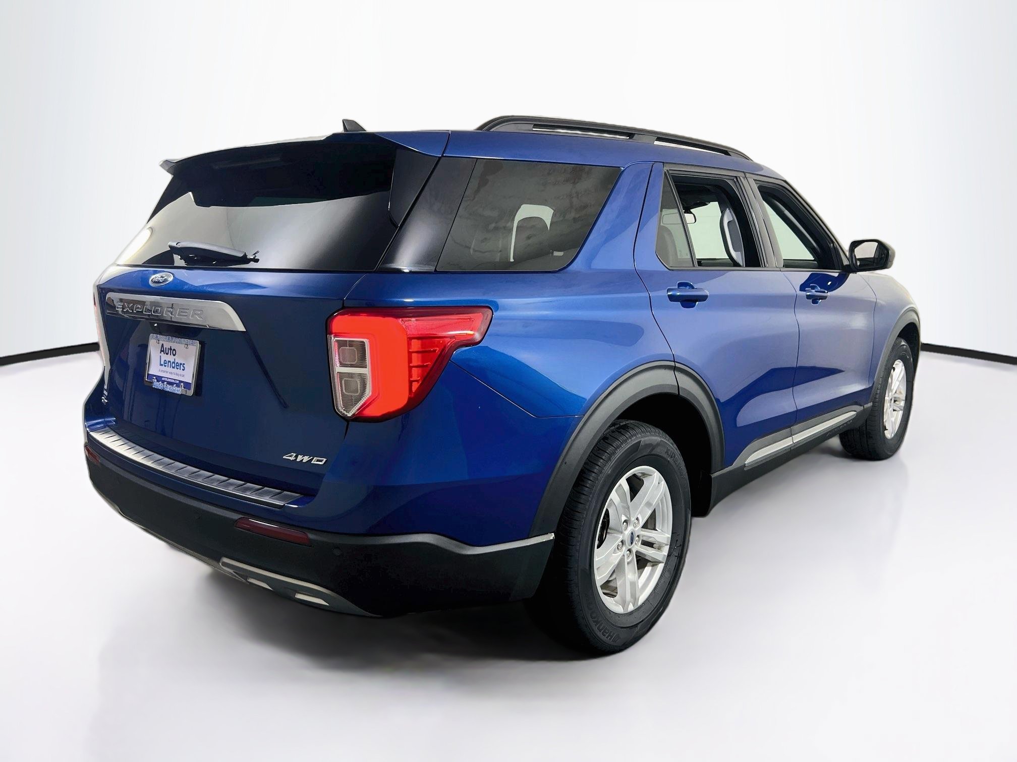 Used 2022 Ford Explorer XLT w/ Equipment Group 202A AWD/4WD image 5