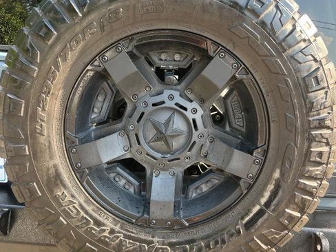 Used 2014 Jeep Wrangler Unlimited Sahara w/ Connectivity Group AWD/4WD image 44