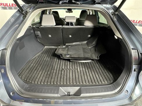 Used 2022 Toyota Venza LE image 25