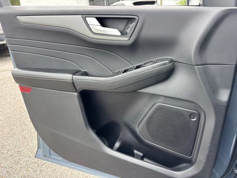 Used 2023 Ford Escape SE FWD image 12