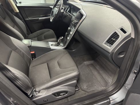 Used 2017 Volvo XC60 T5 w/ Tailgate Package FWD image 12