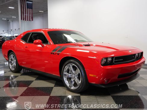 Used 2009 Dodge Challenger R/T RWD image 17