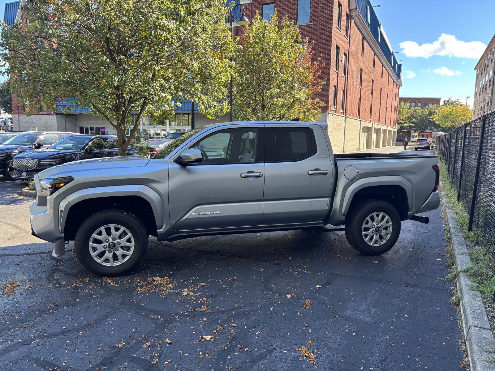 Used 2024 Toyota Tacoma SR5 AWD/4WD image 3