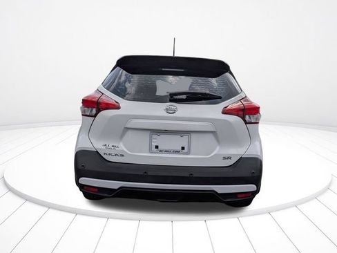 Used 2020 Nissan Kicks SR FWD image 4