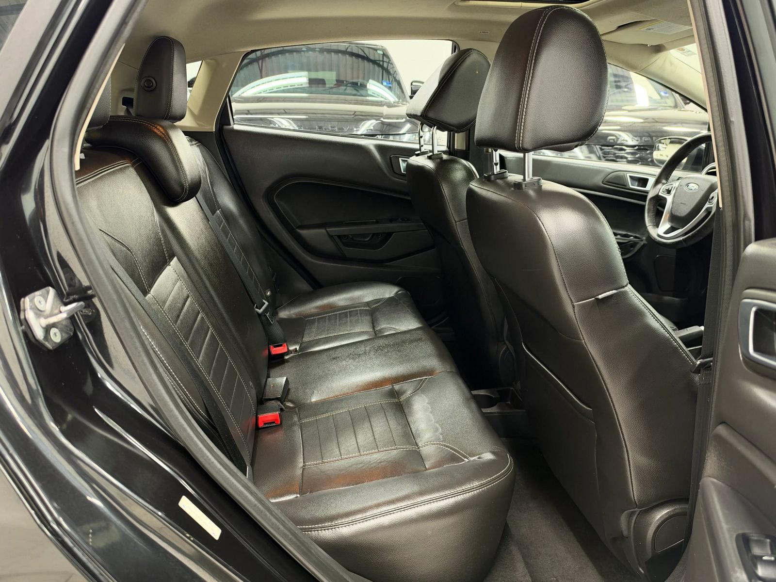 Used 2014 Ford Fiesta Titanium FWD image 22