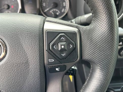 Used 2016 Toyota Tacoma SR5 image 30