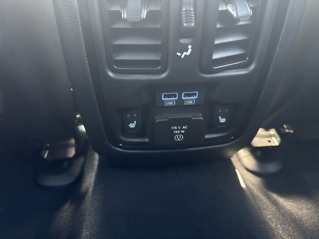 Used 2025 Dodge Durango R/T AWD/4WD image 13
