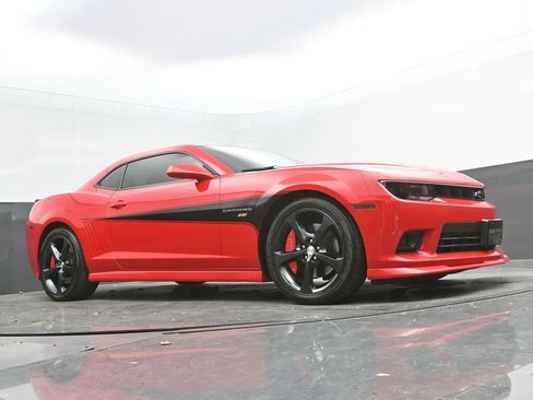 Used 2015 Chevrolet Camaro SS w/ RS Package image 23