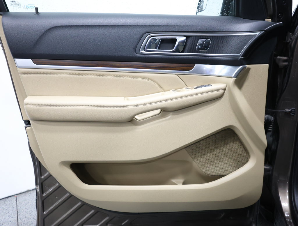Used 2016 Ford Explorer Limited AWD/4WD image 12