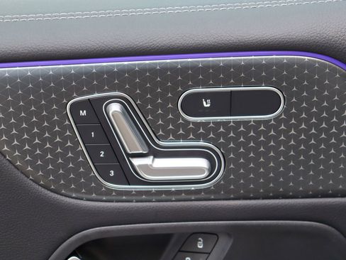 New 2025 Mercedes-Benz GLB 250 image 35