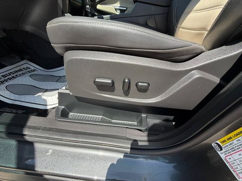 Used 2019 Ford Escape SEL AWD/4WD image 12