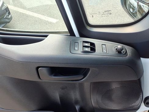 Used 2025 RAM ProMaster 3500 w/ Convenience Group FWD image 4