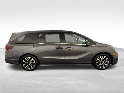 Used 2025 Honda Odyssey Elite image 8