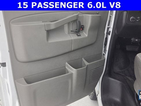 Used 2018 Chevrolet Express 3500 LT w/ LT Preferred Equipment Group image 17