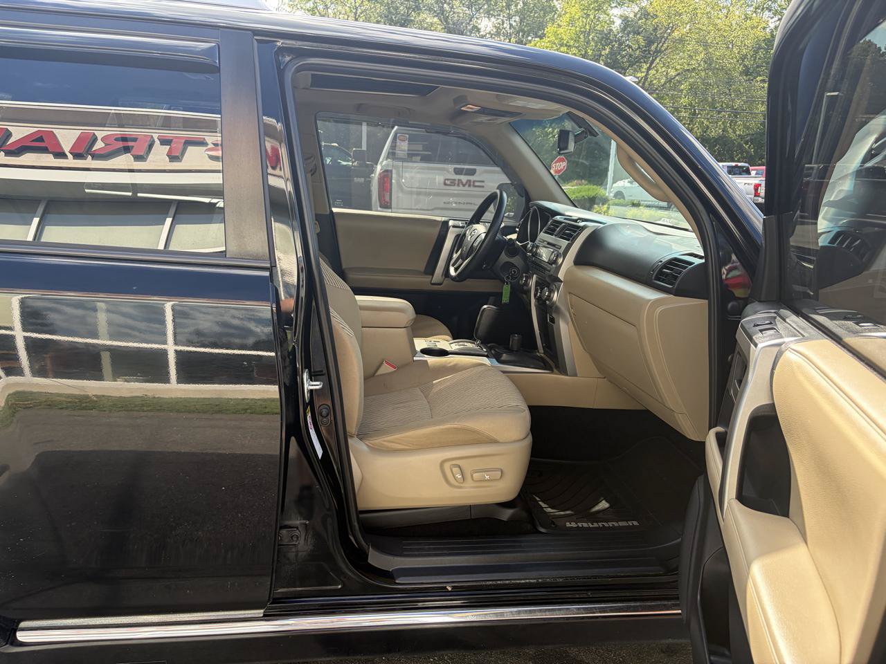 Used 2012 Toyota 4Runner SR5 w/ Convenience Pkg AWD/4WD image 41