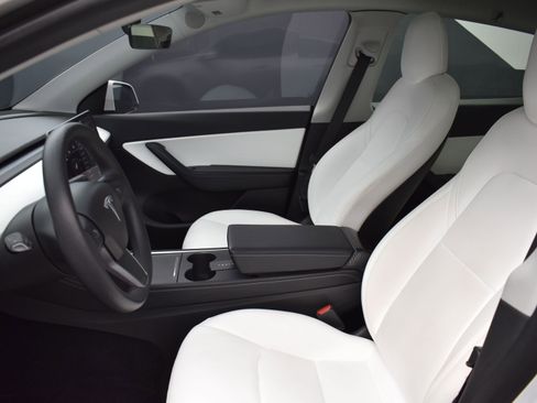 Used 2021 Tesla Model Y Long Range AWD/4WD image 9